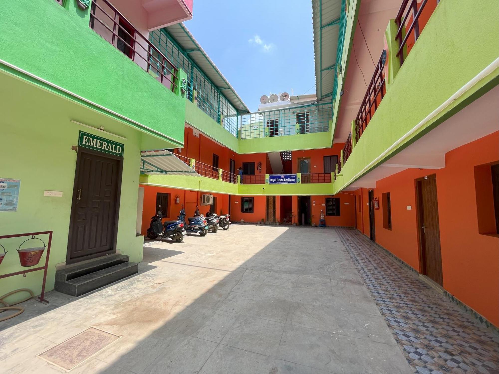 Royal Grand Residency Lejlighed Puducherry Eksteriør billede